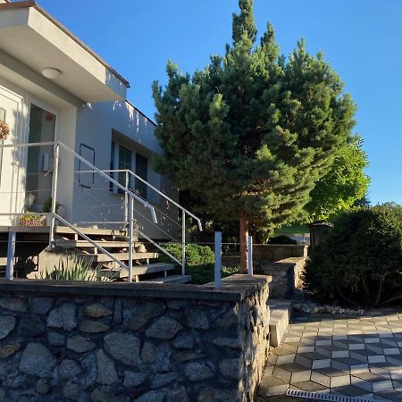 Apartman Prace Apartment Bagian luar foto