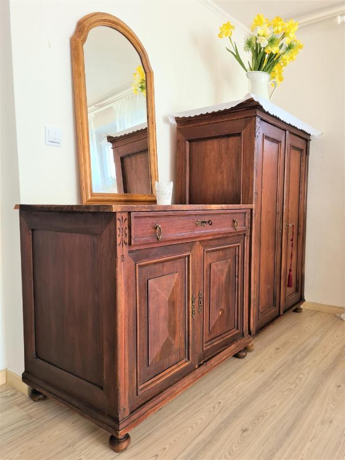 Apartman Prace Apartment Bagian luar foto