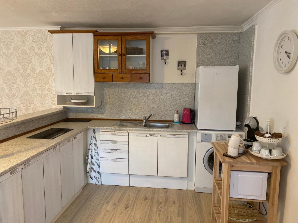 Apartman Prace Apartment Bagian luar foto