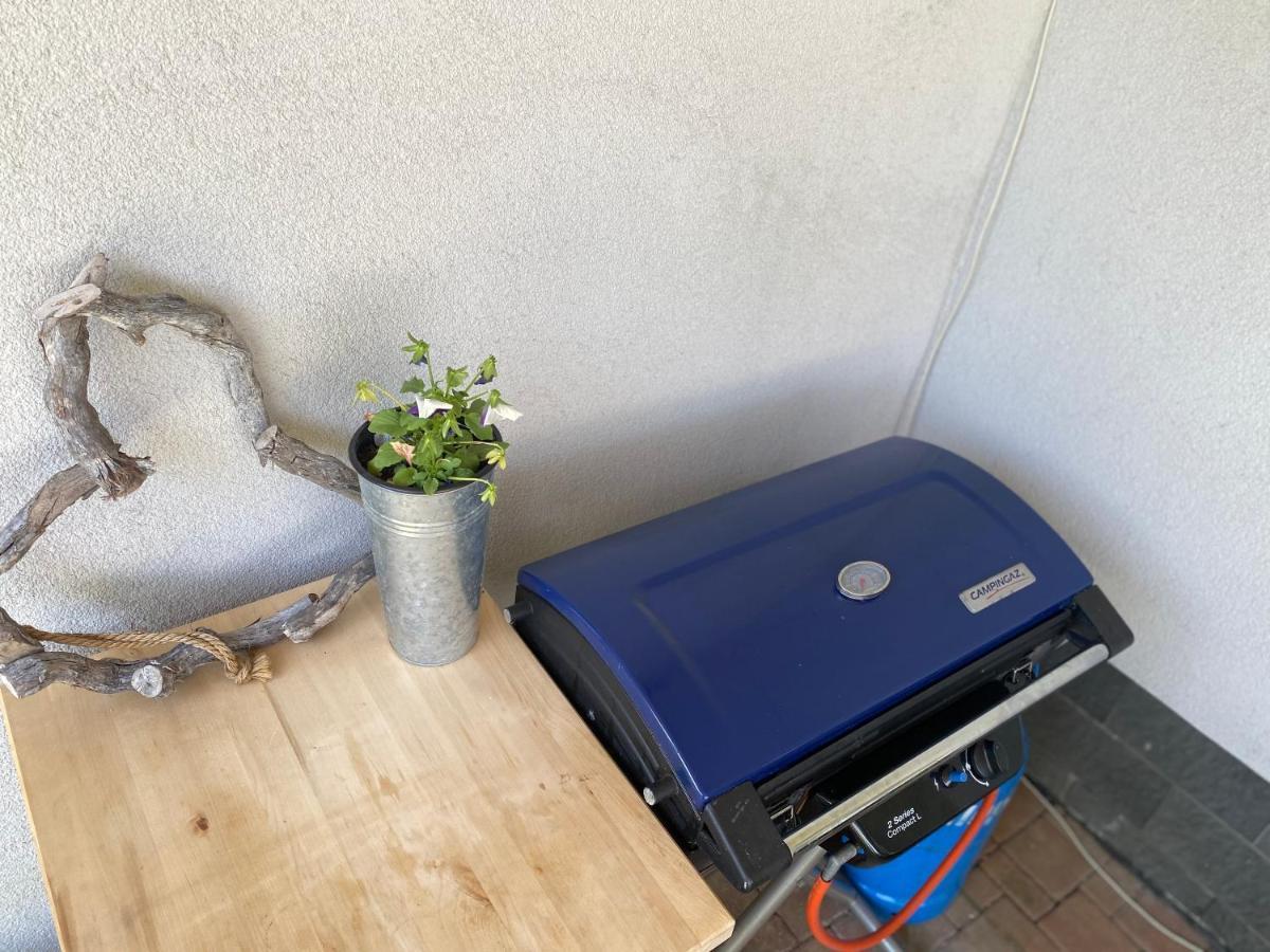 Apartman Prace Apartment Bagian luar foto