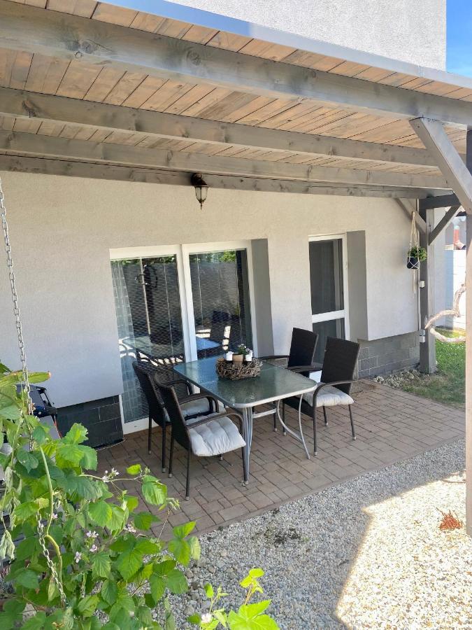 Apartman Prace Apartment Bagian luar foto